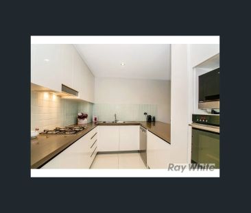 Modern, Spacious 2 Bedroom + Study Unit with Double Garage - Photo 2