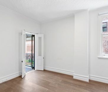 Fully Renovated 3-Bedroom Terrace with Parking – Prime Redfern Address - Photo 5