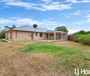 Spacious Family Home - Photo 5