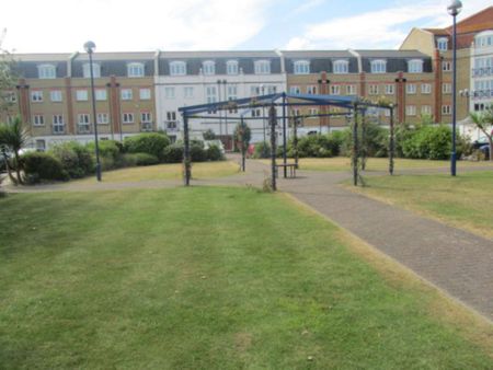 The Piazza, Eastbourne - Photo 5