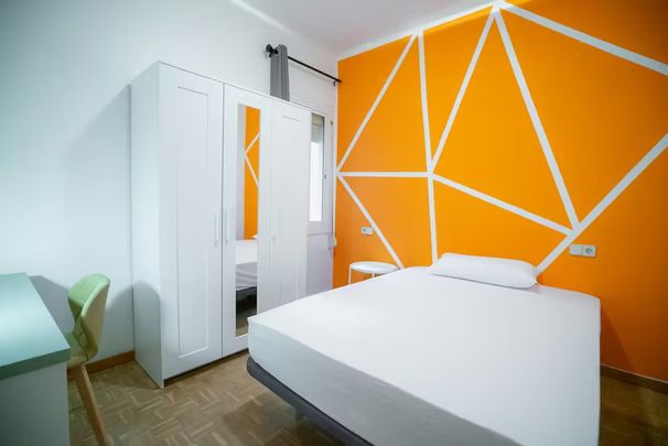 Carrer de Sants, Barcelona, Catalonia 08014 - Photo 1