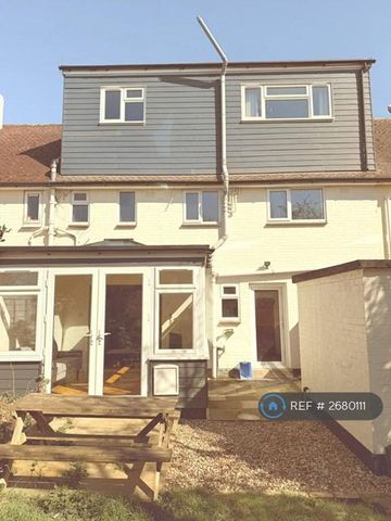 1 bedroom in a house share to rent - Photo 5