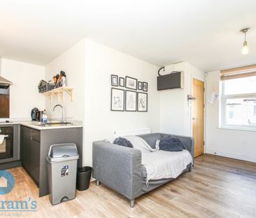 2 bed Apartment for Rent - Photo 4