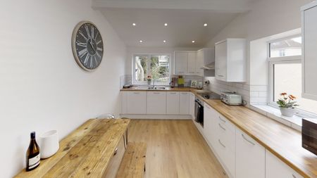 Double Room-Gloucester Road- Close to Hospital! - Photo 2