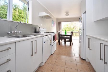 Family home in a quiet location - Photo 5