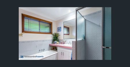 Family home in prized Centenary Heights - This one will go quickly! - Photo 5