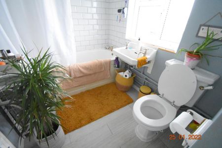 2 bedroom semi-detached house to rent - Photo 2