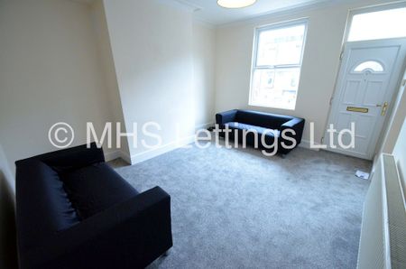 1 Bedroom Mid Terraced House for rent in Woodside Avenue - Photo 3