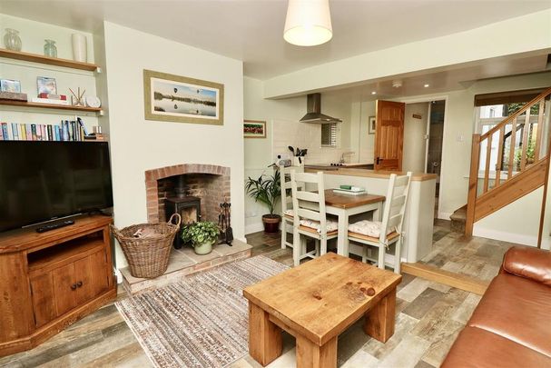 2 bedroom house to rent - Photo 1