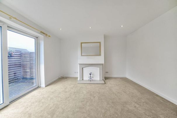 2 bedroom bungalow to rent - Photo 1