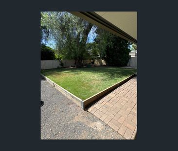 Brick Family Home - Photo 5