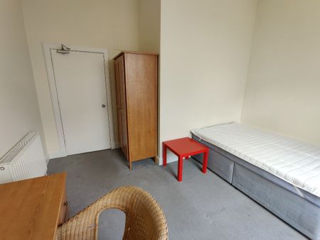 4 bedroom apartment to rent - Photo 5