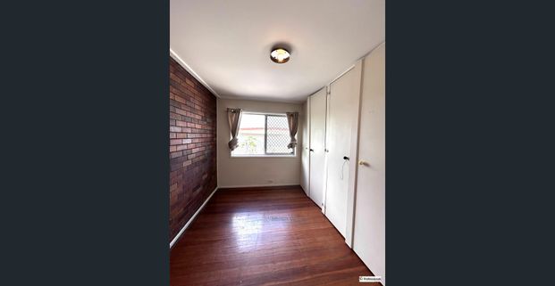 Fantastic Family home With Great Location! - Photo 1