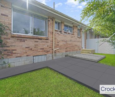 Two Bedroom One Bathroom In Tidy Unit Privately Appointed - Photo 2