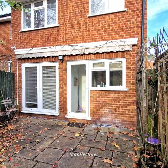 3 bedroom semi-detached house to rent - Photo 1