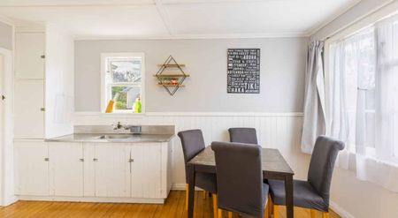 3 Bedroom in Waipawa - Photo 4