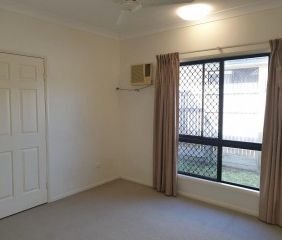 BEAUTIFUL FAMILY HOME - Photo 3