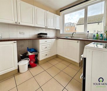 2 bedroom maisonette to rent - Photo 4