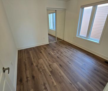 For Lease - 954 Chestnut Heights, Milton, Ontario - Photo 4