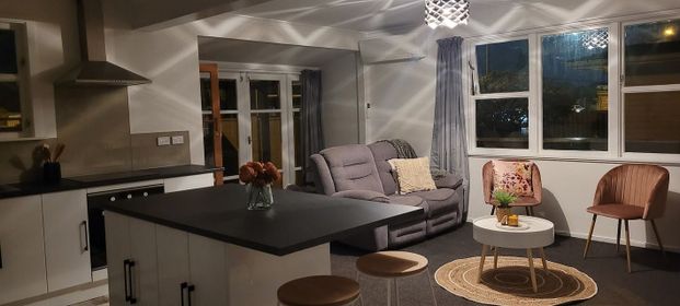 Fresh, Modern & Compact Living in Central Hutt - Photo 1