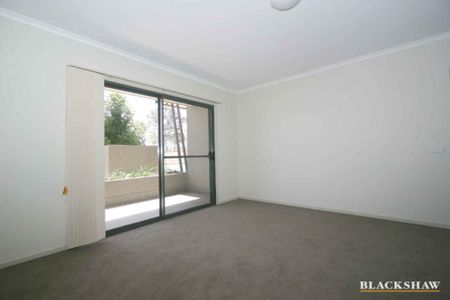 Ground floor, one bedroom apartment - Photo 5