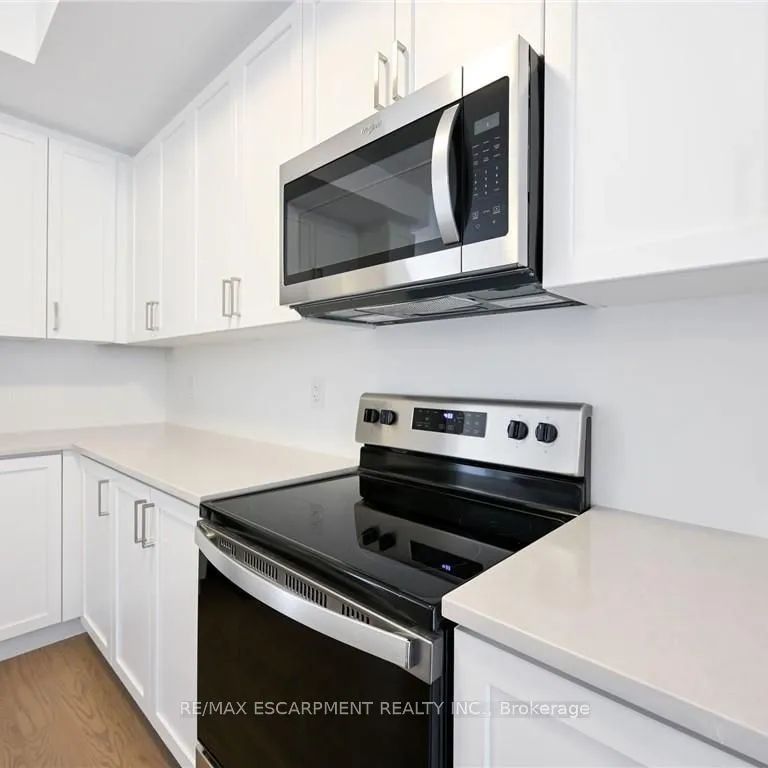 Property For Lease | W9077870 - Photo 1