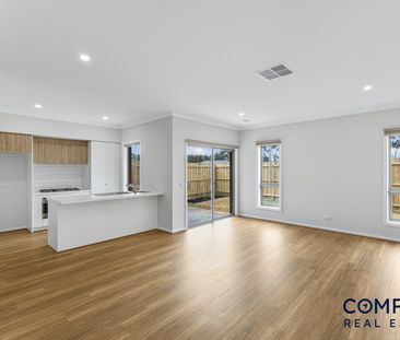 15 Buttercup Crescent, Armstrong Creek VIC 3217 - House For Rent | ... - Photo 2