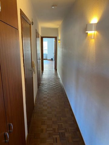 Appartement op de 1ste verdieping, ideaal gelegen vlakbij het station van Mechelen. - Photo 2