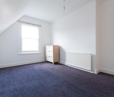 3 bedroom flat to rent - Photo 6
