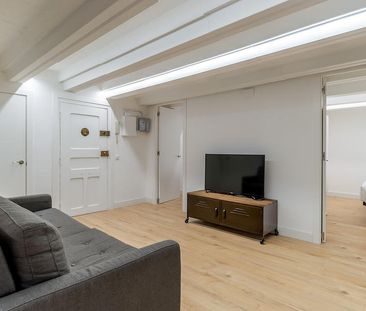 2 Bedroom Apartment in the Heart of Gràcia - Photo 1