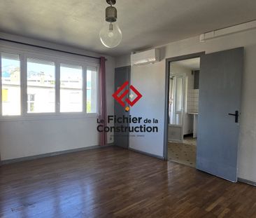 Location Appartement 3 pièces 58m² LA TRONCHE 38700 - Photo 1