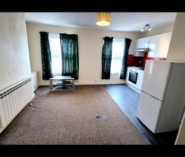 1 Bed Flat, Bedford Road, RG1 - Photo 1
