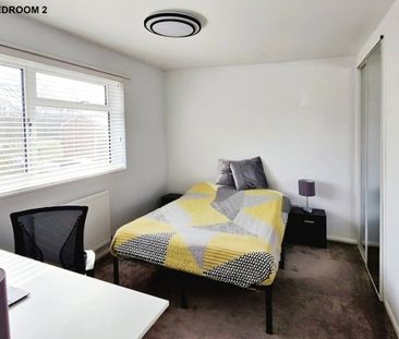 4 bedroom semi-detached house to rent - Photo 4