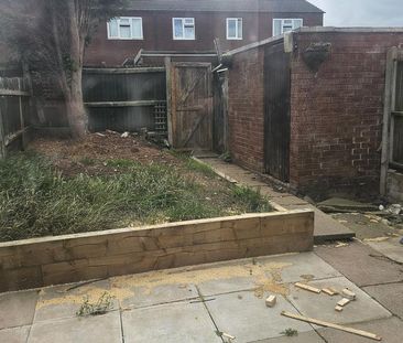 3 bedroom terraced house to rent - Photo 1