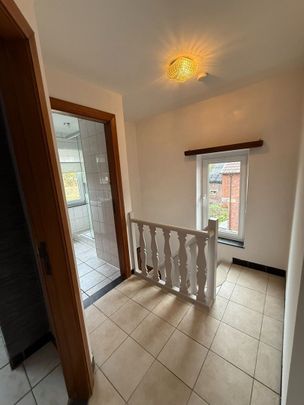 Instapklare woning met 3 slaapkamers en garage in Diepenbeek. - Photo 1