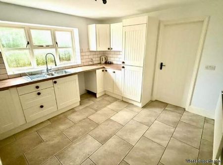 3 bedroom property to rent in Warminster - Photo 2