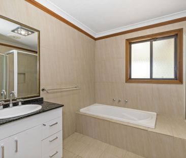 Four Bedroom Home In Chittaway Bay - Photo 5
