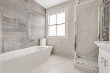 3 bedroom flat to rent - Photo 4