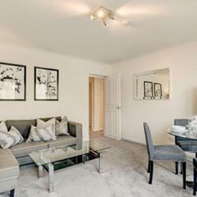 Fulham Road, Kensington and Chelsea, London, SW3 - Photo 1