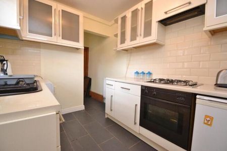 4 bedroom terraced house to rent - Photo 2