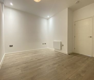 Edinburgh Gate - Photo 5