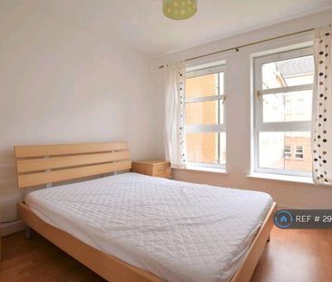 1 bedroom in a flat share to rent - Photo 1
