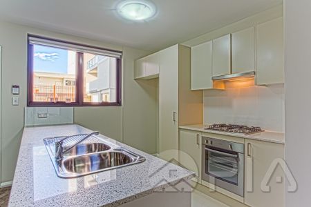 Stylish & Convenient Living in the Heart of Parramatta, rent include Gas, Electricity bill and water bills! - Photo 3