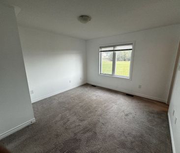 For Lease - 21 Deneb Street, Barrie, Ontario - Photo 2