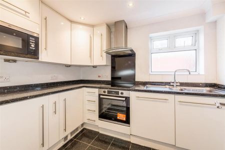 2 bedroom end of terrace house to rent - Photo 3