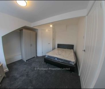 4 Bedroom Houses Kirkstall - Photo 6