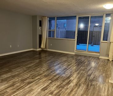 For Lease - 4062 Lawrence Avenue Unit# 107, Toronto, Ontario - Photo 1