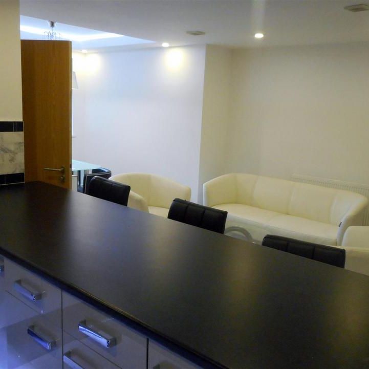 3 bedroom apartment to rent - Photo 1