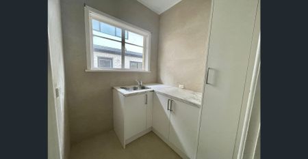 Modern updates in a family-friendly location - Photo 2