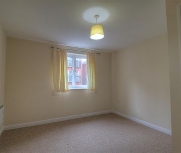 2 BED Flat To rent - Photo 3